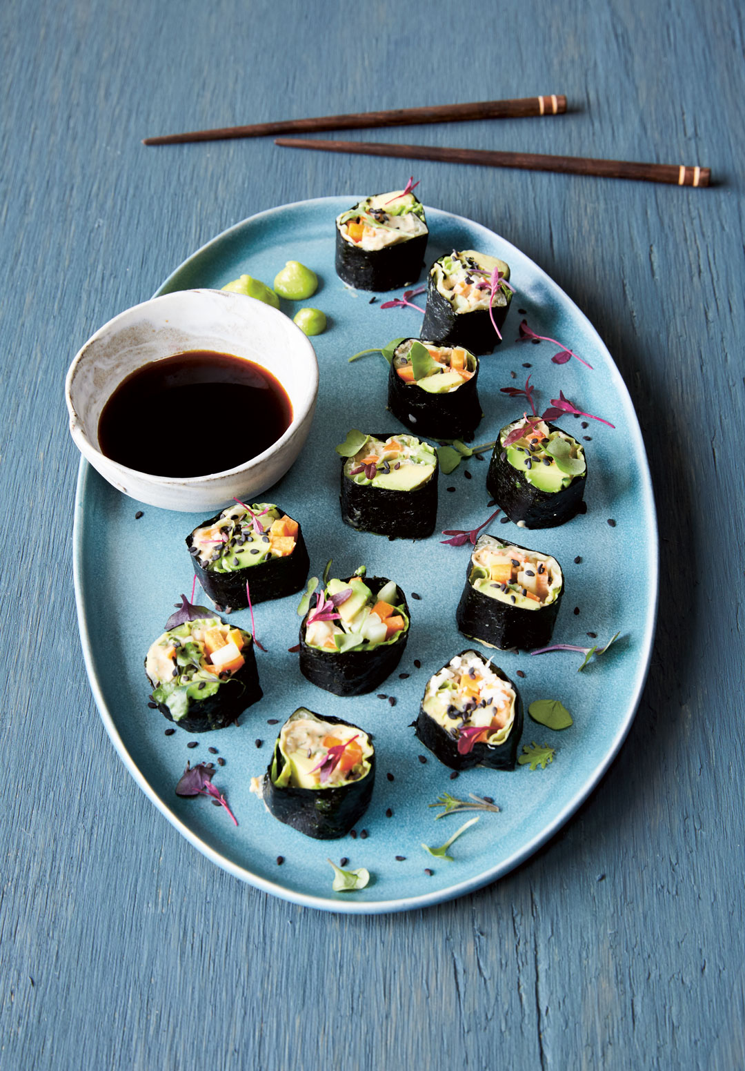 Raw nori and vegetable rolls