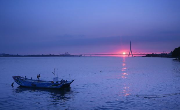 Zaha Hadid's Danjiang Bridge