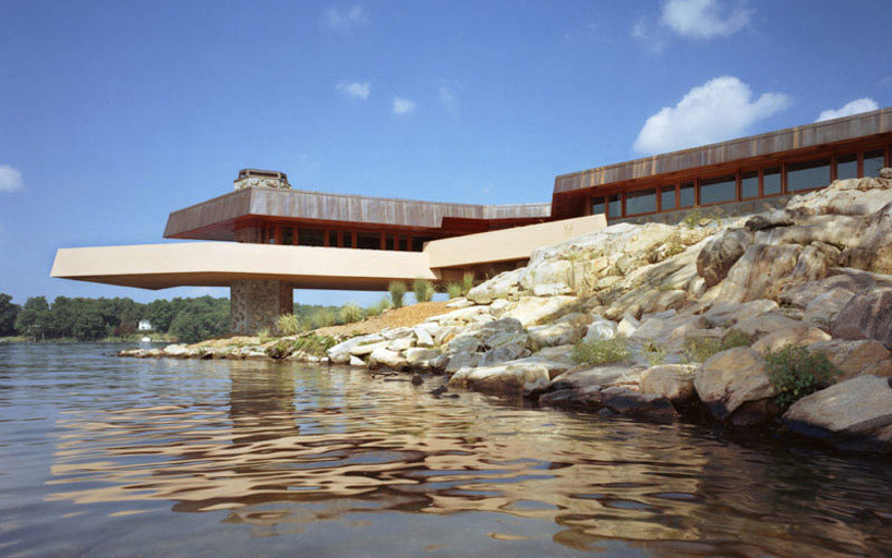 Massaro House, Petra Island