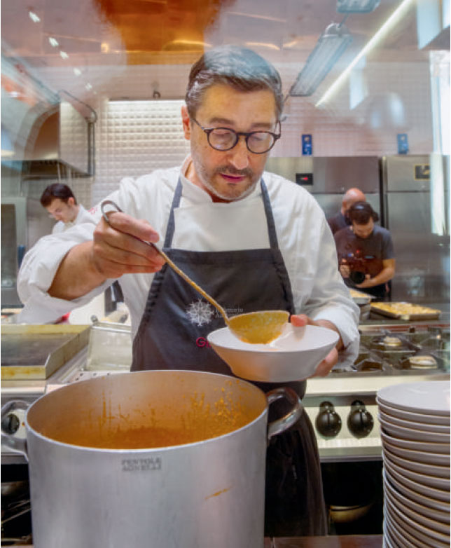 Joan Roca at work in Refettorio Ambrosiano, as reproduced in Bread is Gold.