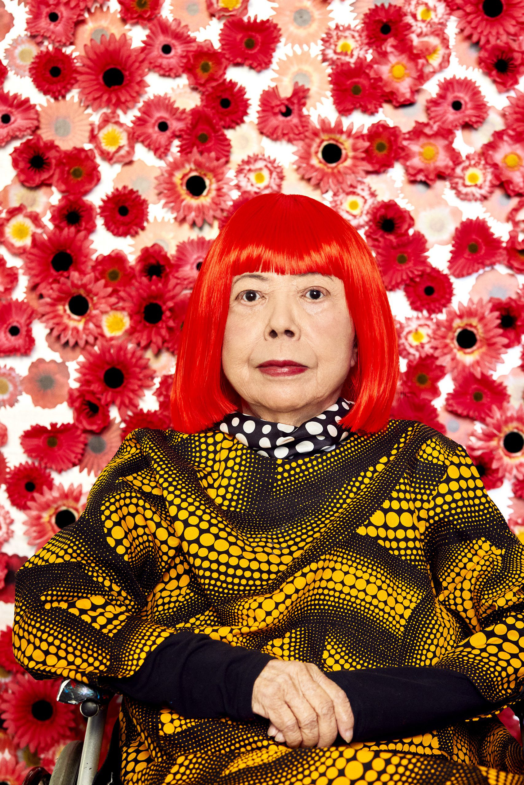 Kusama in Flower Obsession, Photo by Yuzuke Miyazake  © YAYOI KUSAMA 2021