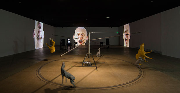 View of the exhibition Bruce Nauman, Fondation Cartier pour l’art contemporain, 2015. Photo © Luc Boegly