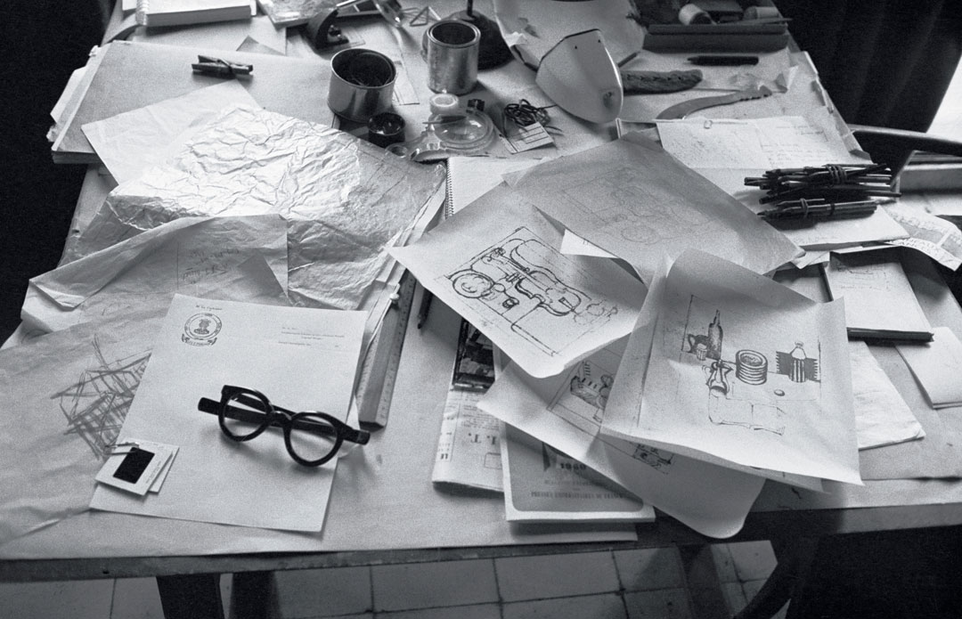 Desktop in Le Corbusier’s studio, 24 rue Nungesseret-Coli, Paris, 1960, From Le Corbusier Le Grand