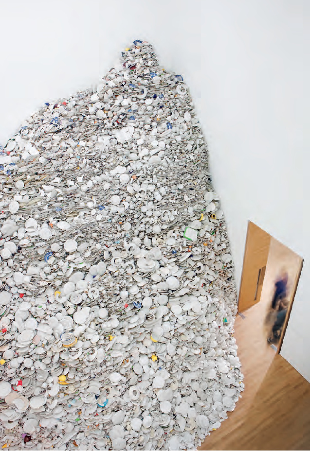 Monument, 2009 Found ceramics Installation view, mima Middlesbrough Institute of Modern Art, UK - Clare Twomey - photo Dan Prince