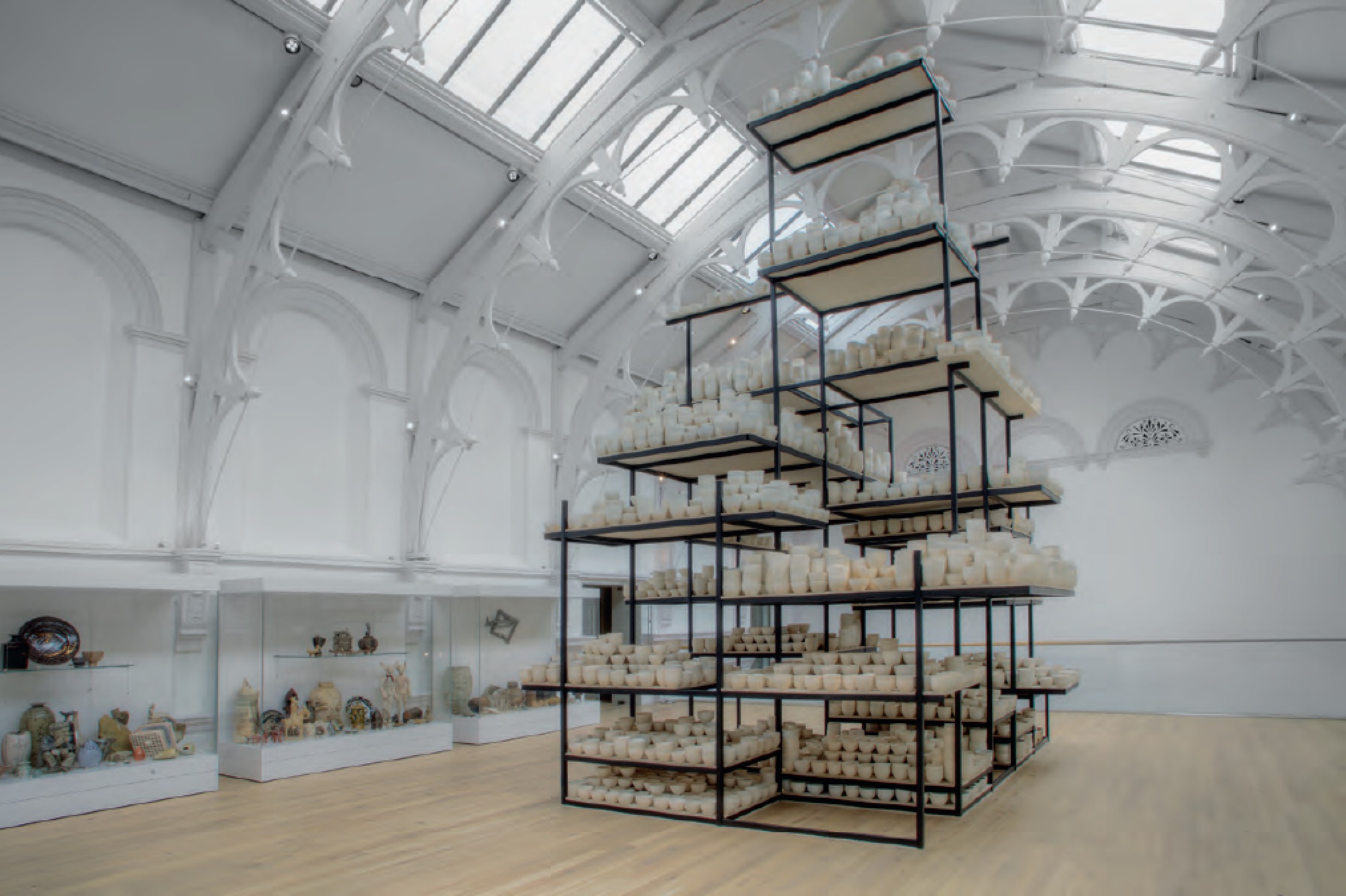 Manifest: 10,000 hours, 2015 Installation view, York Art Gallery, UK - Clare Twomey - photo York Art Gallery