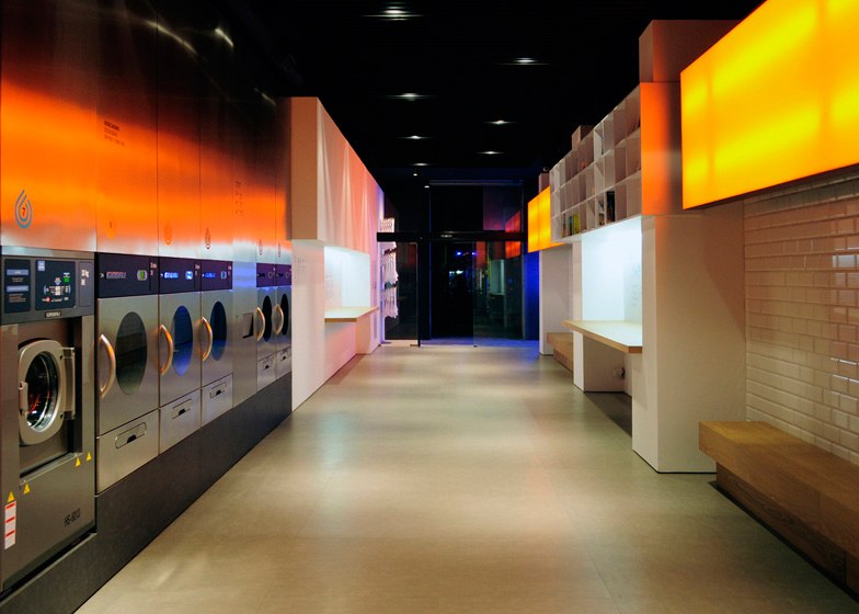 Splash laundromat by Frederic Perers